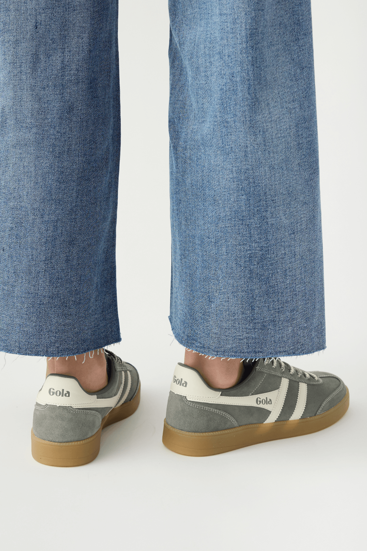 Viper '78 low sneakers, side view, olive gray upper with off-white stripes