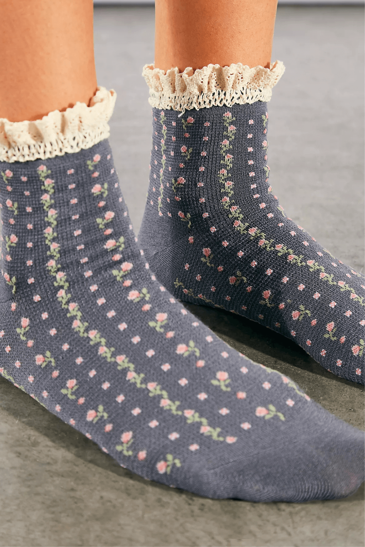 Charcoal gray ankle socks with multicolor speckles and ruffled cuff