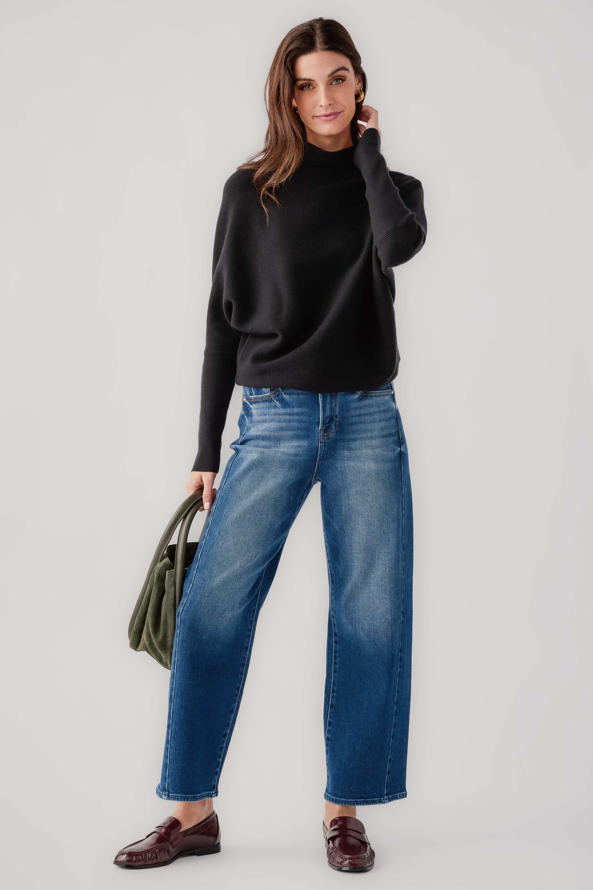 High-rise barrel jeans, blue wash with cuffed hem and front patch pockets