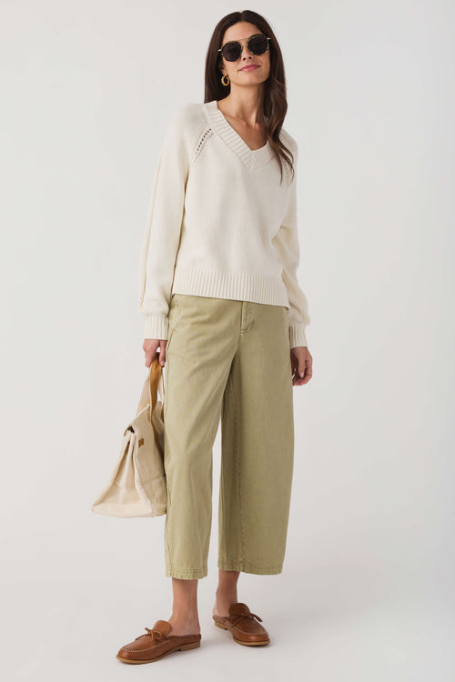 Women's V-neck knit sweater in light sand, long sleeves with ribbed cuffs and hem