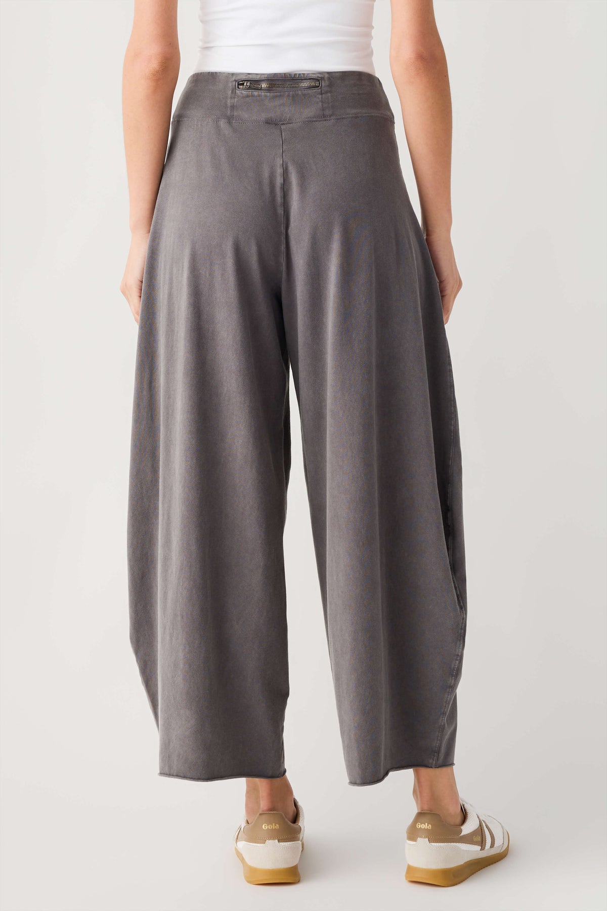 Women’s dark gray wide-leg easy pants with front pleats and relaxed drape