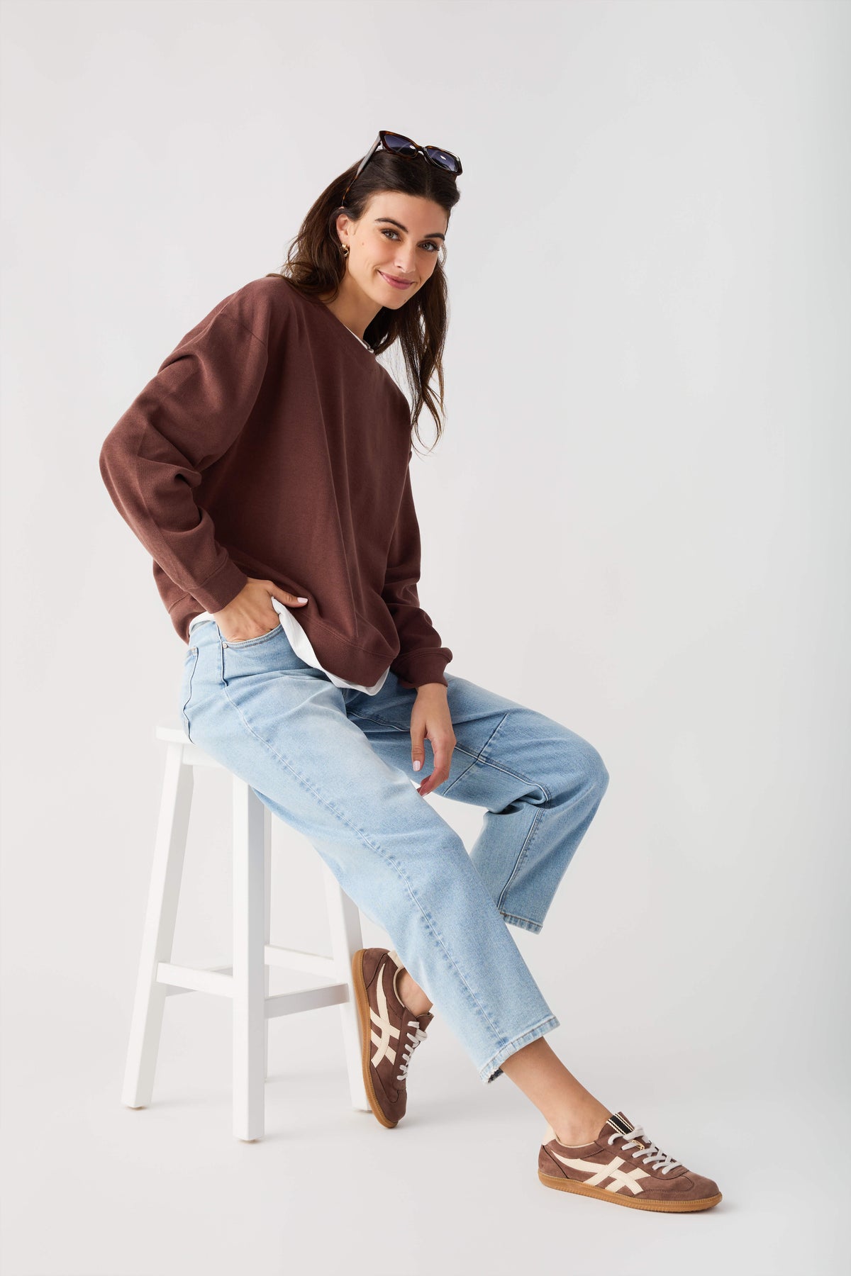Chocolate brown crew pullover with crew neck and long sleeves