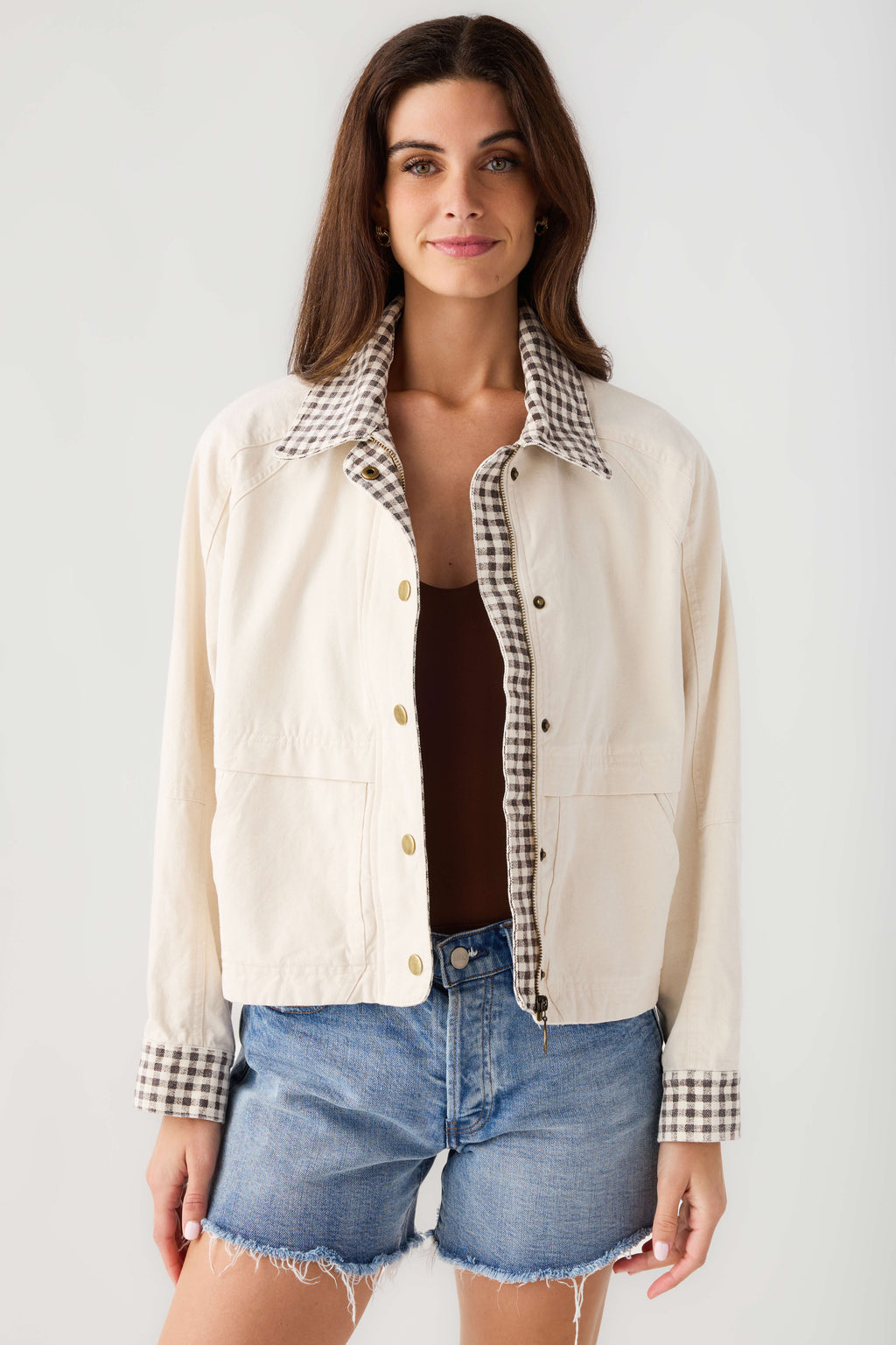Beige twill jacket with gingham collar and cuffs, front button closure