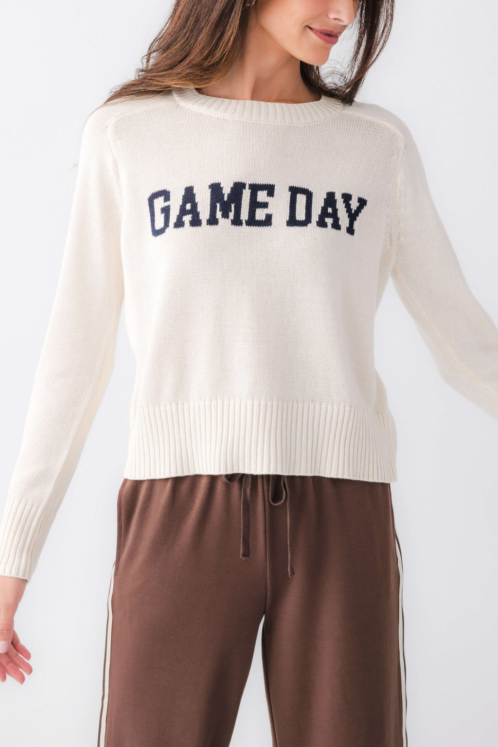 Cream sweater with 'GAME DAY' print, ribbed hem, long sleeves