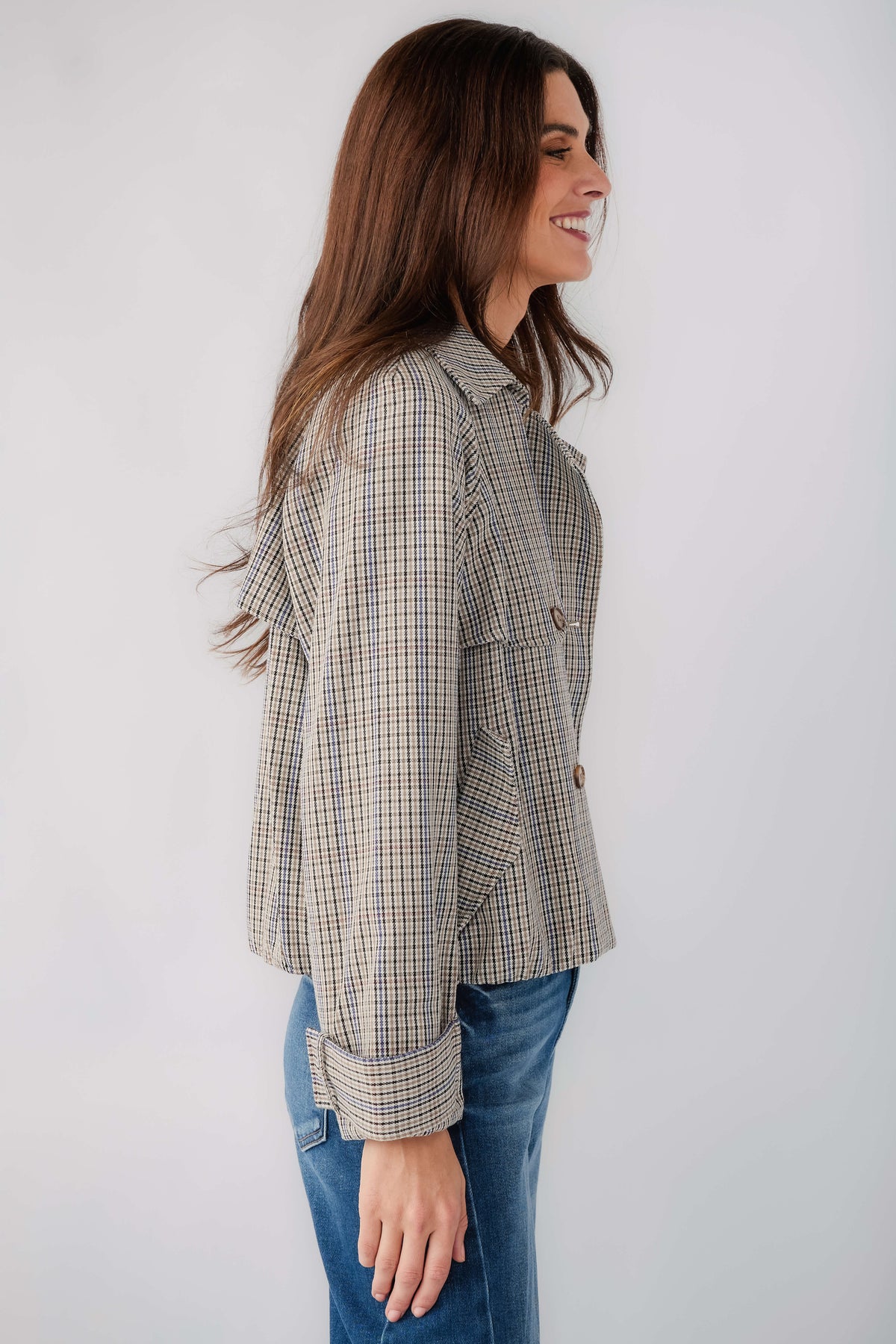 Multi plaid cropped trench jacket, long sleeves and button cuffs