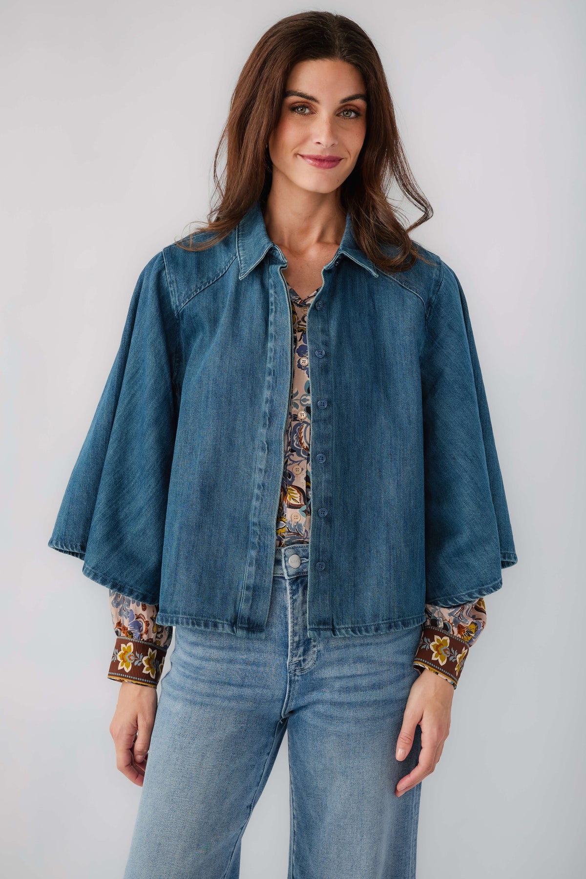 Denim kimono jacket with point collar and patterned inner cuffs, front close