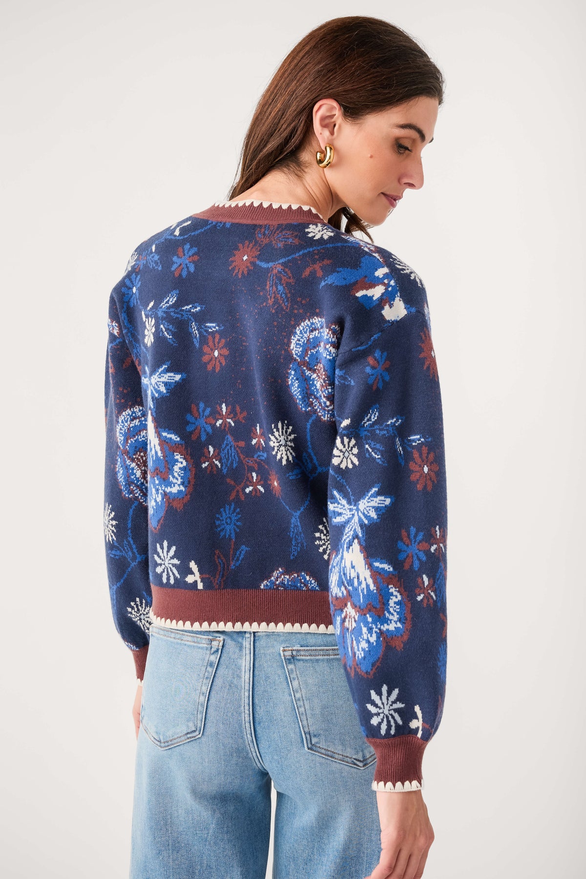 Navy printed cardigan back with contrast yoke and white scalloped hem trim