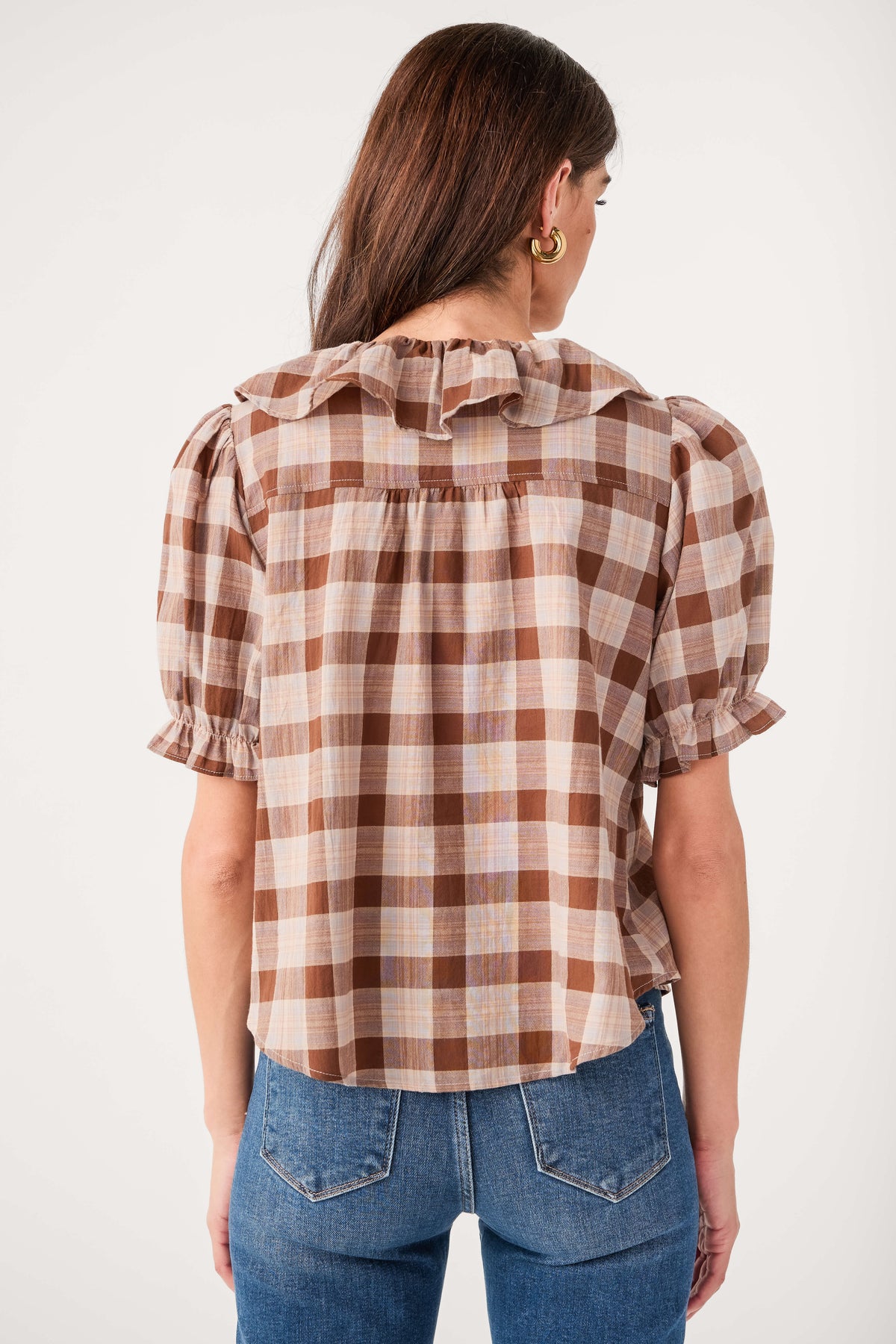 Brown and cream plaid short-sleeve top with ruffled collar and back pleats