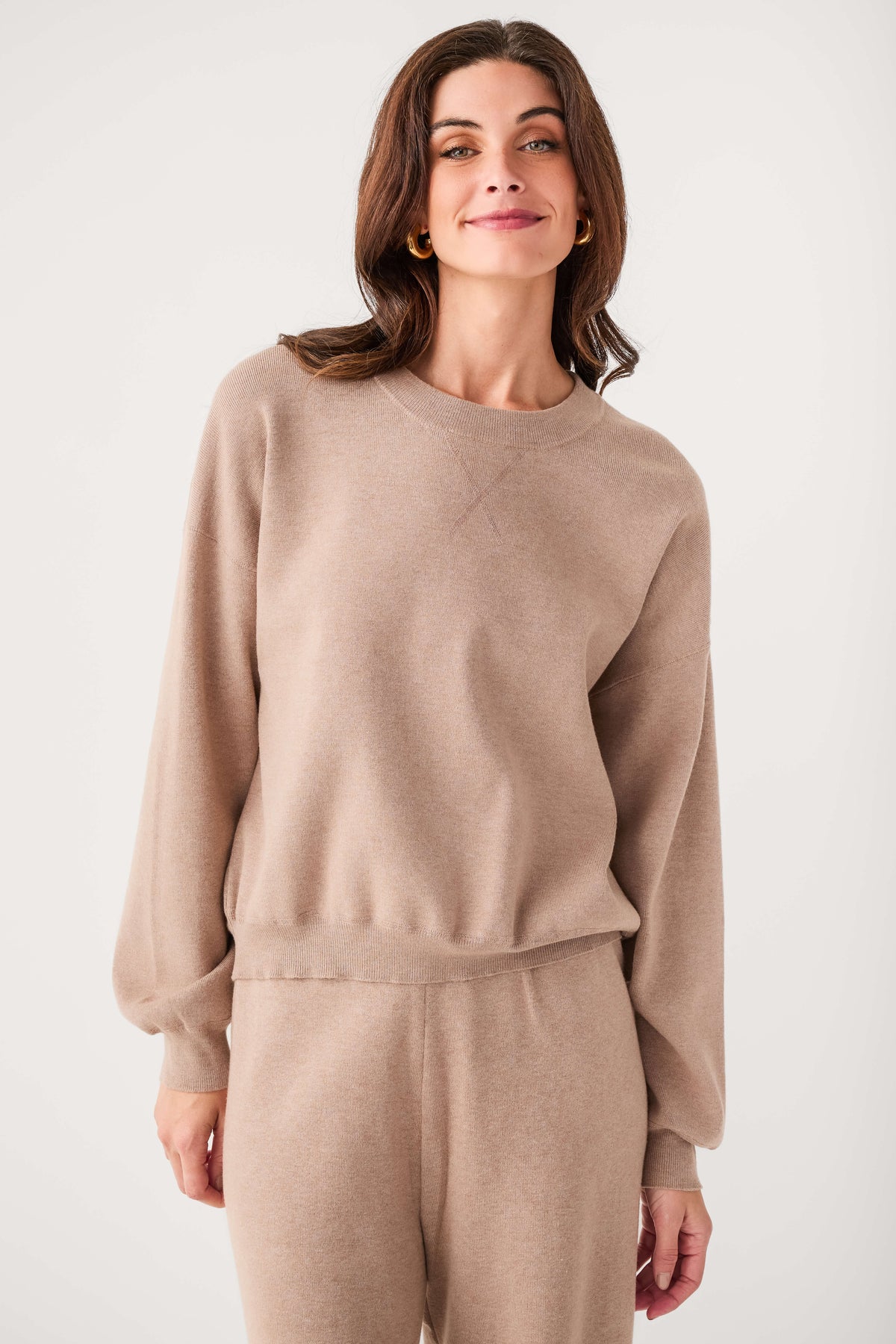 Relaxed crewneck sweater in heather taupe, long sleeves and ribbed waist hem