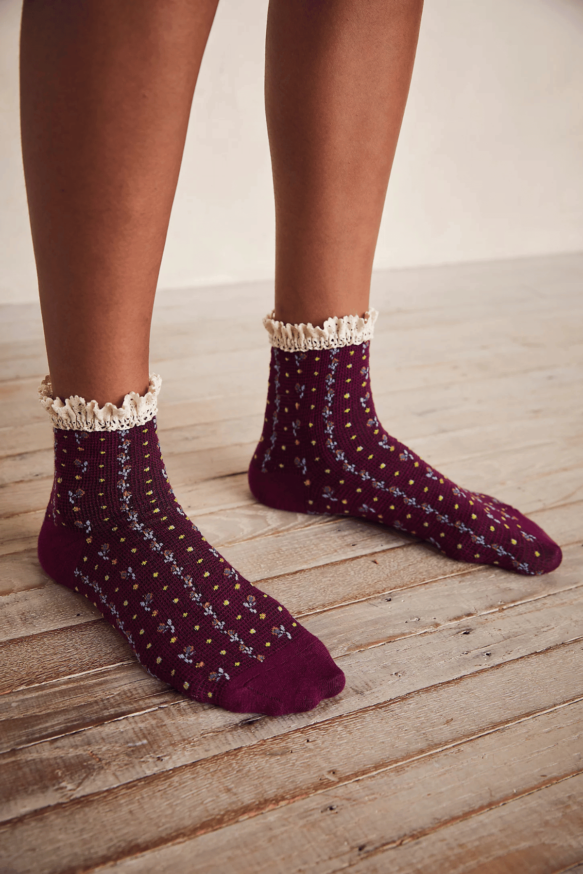 Waffle knit ankle socks in dark plum with ivory speckle, lace-trim cuffs
